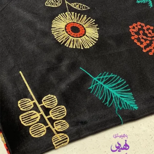 تافته سوزندوزی رنگ مشکی طرح گل
