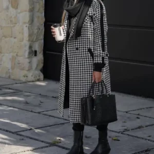 نوع پارچه: کشمیر پیردوپل(پیچازی)رنگ نسکافه ای و سفید