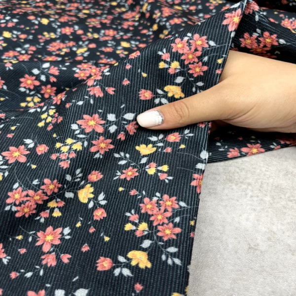 مخمل کبریتی زمینه مشکی گل نارنجی و زرد